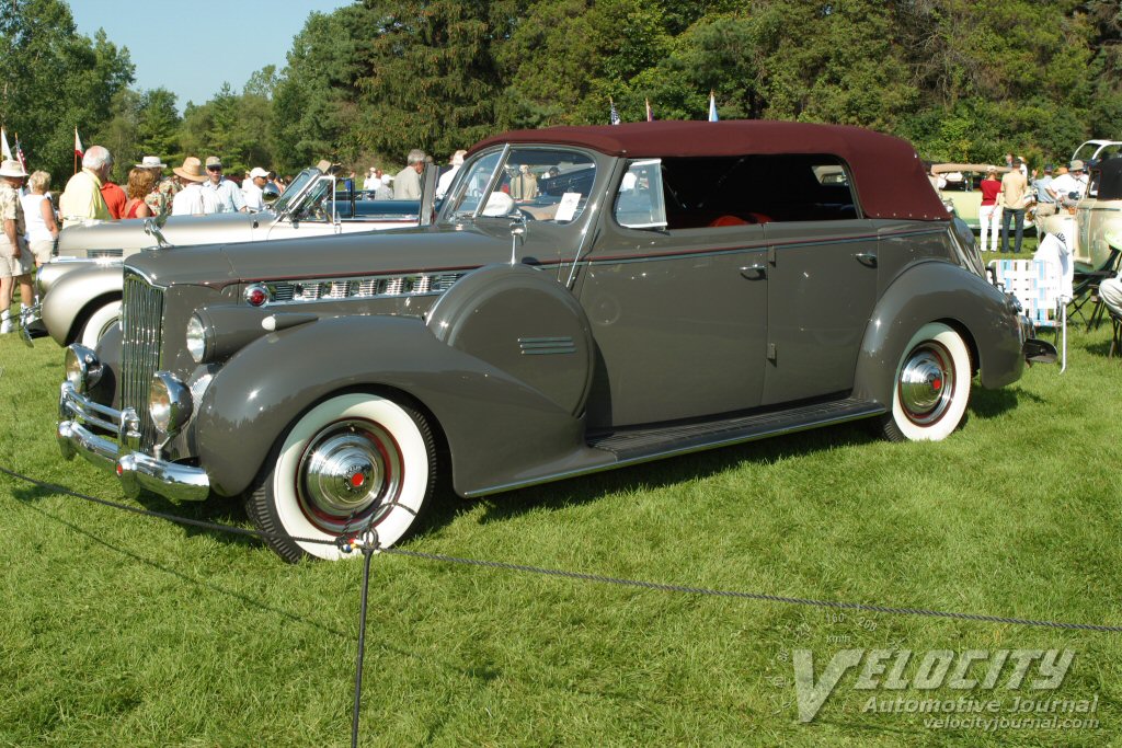 1940 Packard Super-8 160 Convertible Sedan