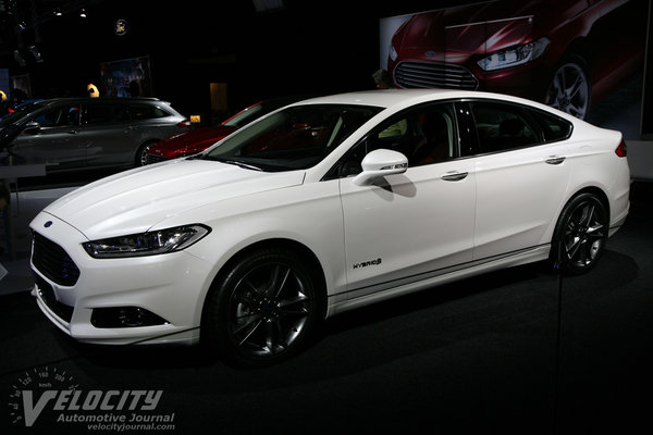 2013 Ford Mondeo sedan