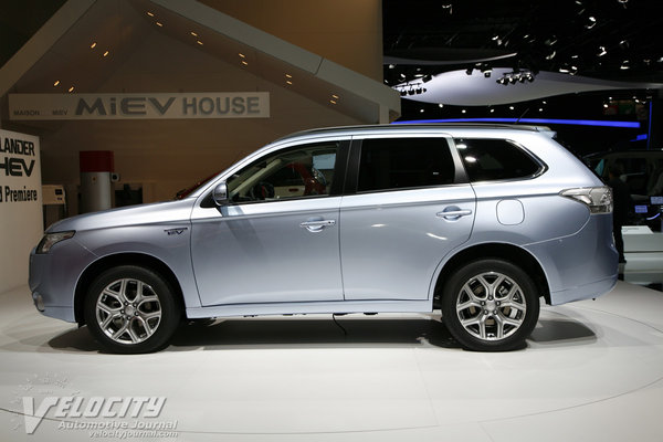 2013 Mitsubishi Outlander PHEV