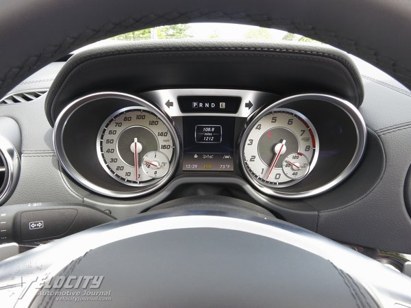 2013 Mercedes-Benz SL-Class SL550 Instrumentation