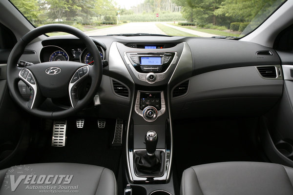 2013 Hyundai Elantra coupe Instrumentation