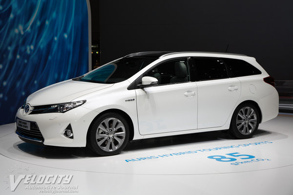 2013 Toyota Auris Hybrid Touring Sports