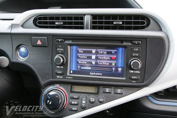 2013 Toyota Prius c Instrumentation