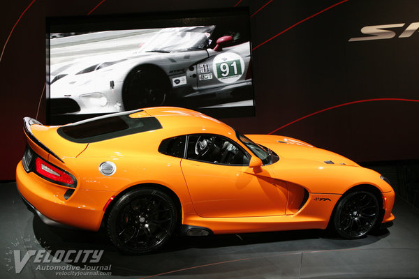 2014 SRT Viper TA Orange limited edition