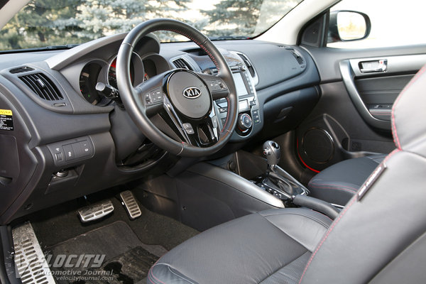 2013 Kia Forte Koup SX Interior