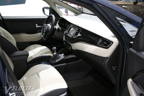 2013 Kia Carens Interior