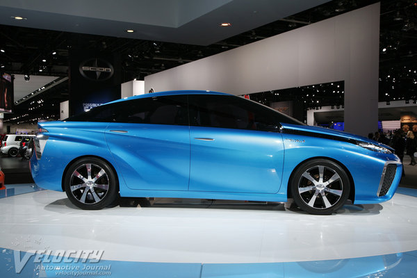 2013 Toyota FCV (Fuel Cell Vehicle)