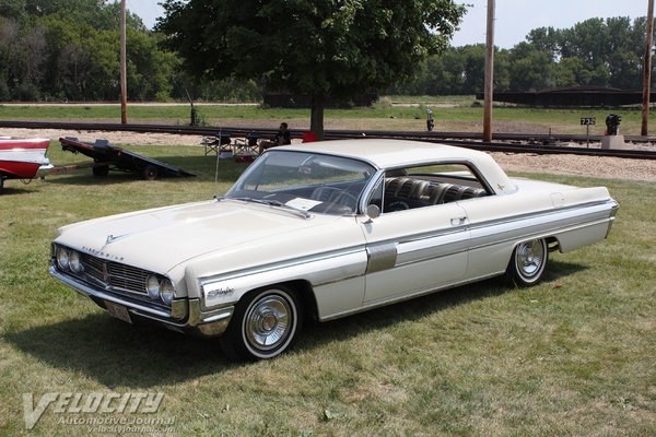 1962 Oldsmobile Starfire 2d hardtop