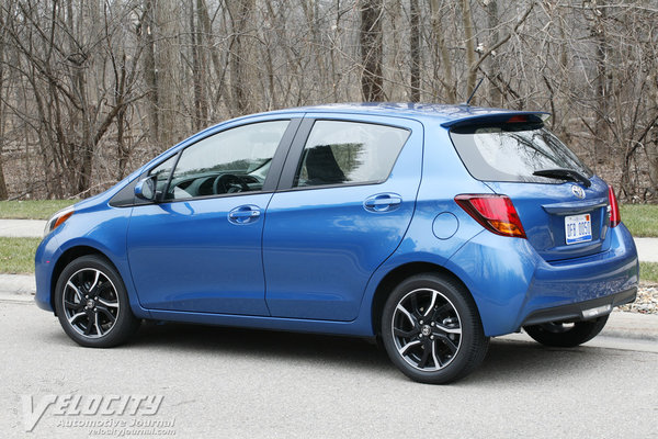 2015 Toyota Yaris SE 5d Liftback