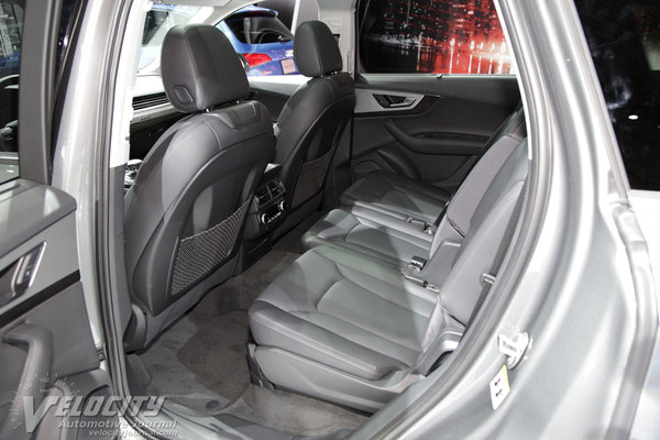 2016 Audi Q7 Interior