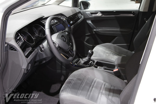 2015 Volkswagen Touran Interior