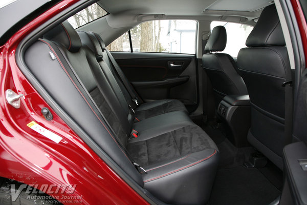 2015 Toyota Camry XSE Interior