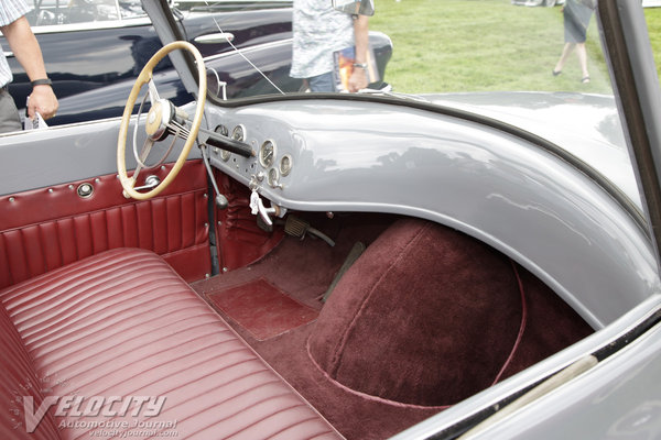 1948 Davis Divan Interior