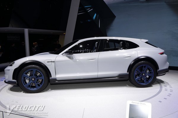 2018 Porsche Mission E Cross Turismo