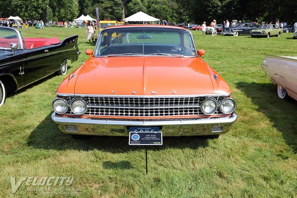 1961 Ford Galaxie Starliner