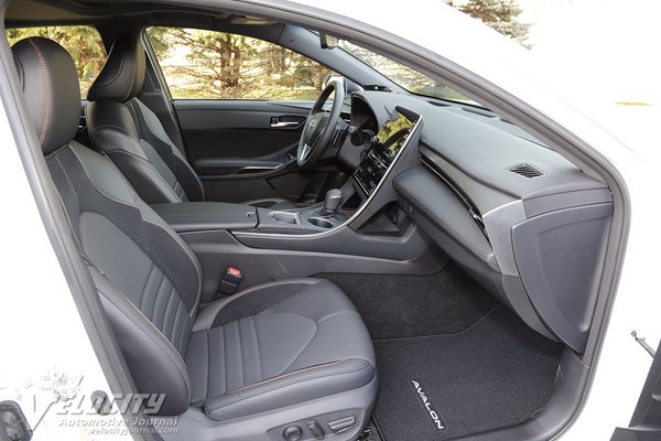 2019 Toyota Avalon Touring Interior