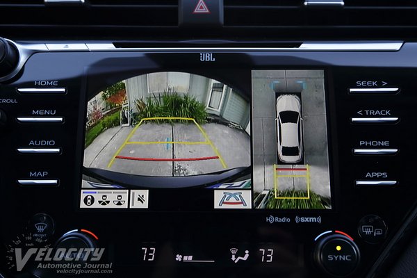 2019 Toyota Camry XLE Instrumentation