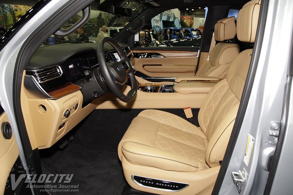 2022 Jeep Wagoneer Interior