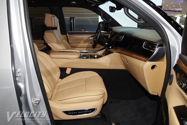 2022 Jeep Wagoneer Interior