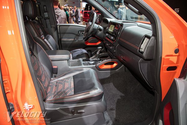 2025 Nissan Frontier Crew Cab Interior