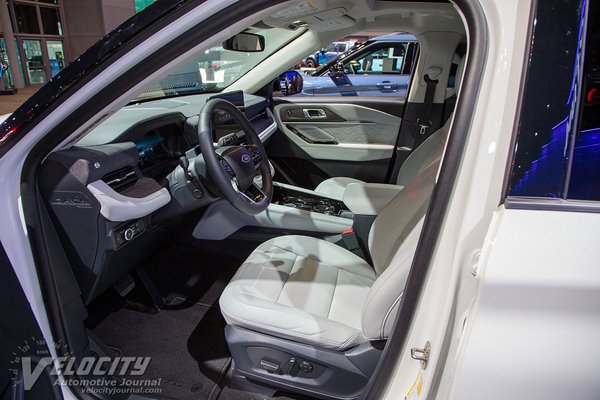 2025 Ford Explorer Platinum Interior