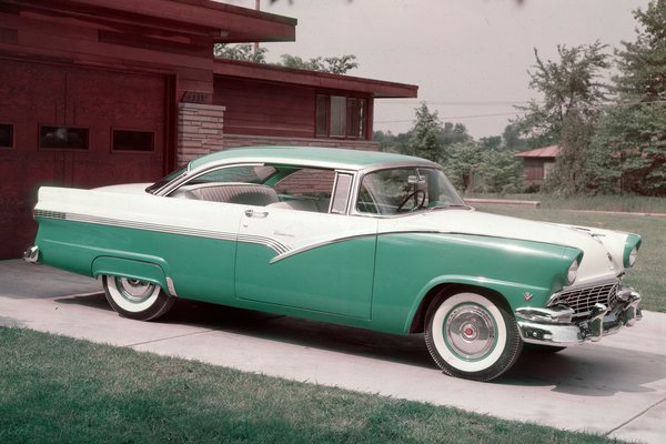 1956 Ford Fairlane 2-door Victoria