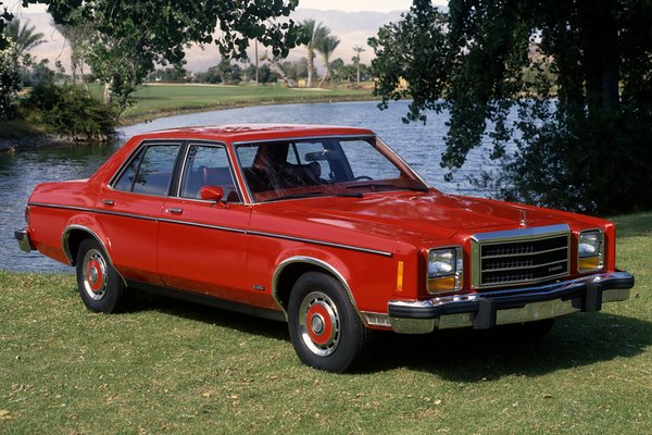 1980 Ford Granada ESS 4d sedan