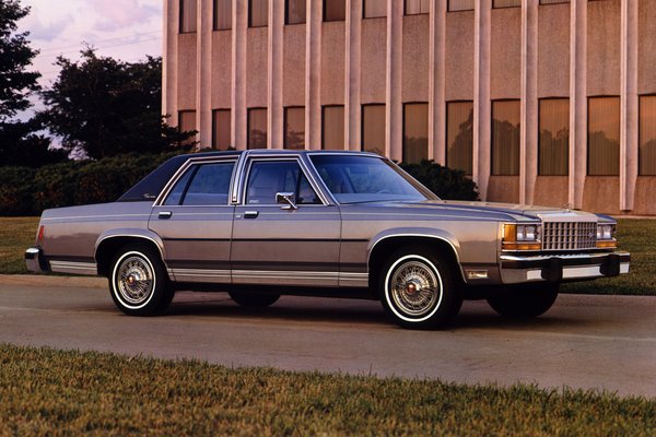 1986 Ford LTD Crown Victoria