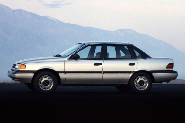 1988 Ford Tempo GL