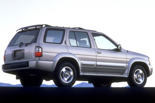 1999 Infiniti QX4