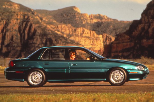 1996 Pontiac Grand Am SE sedan