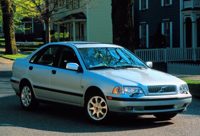 2000 Volvo S40