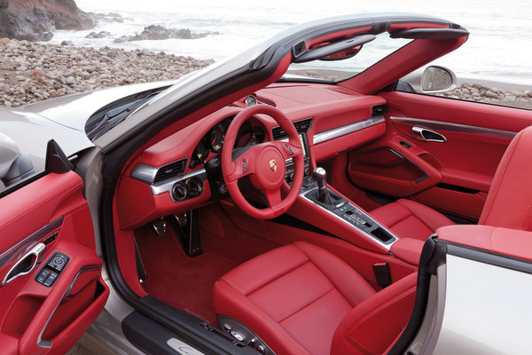 2012 Porsche 911 Carrera S Cabriolet Interior