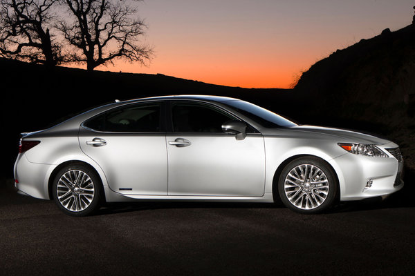 2013 Lexus ES 300h