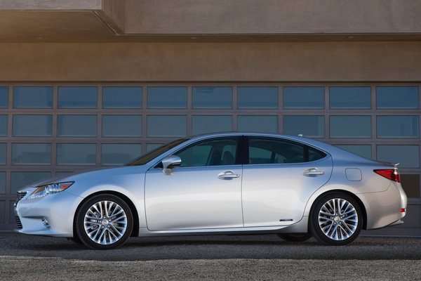 2013 Lexus ES 300h