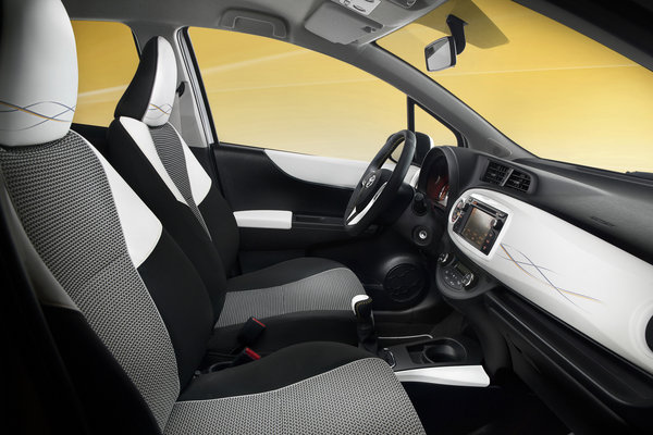 2013 Toyota Yaris Interior