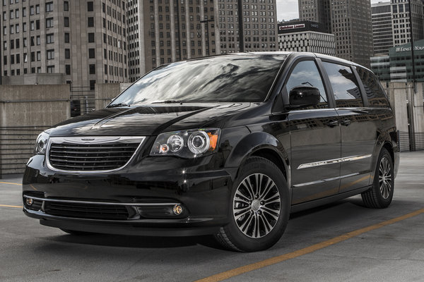 2013 Chrysler Town & Country S