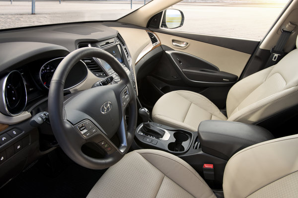 2013 Hyundai Santa Fe Interior