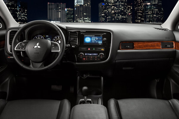 2014 Mitsubishi Outlander Instrumentation