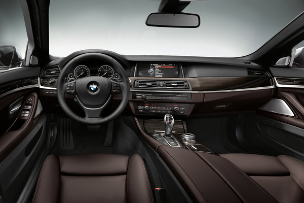 2014 BMW 5-Series sedan Interior