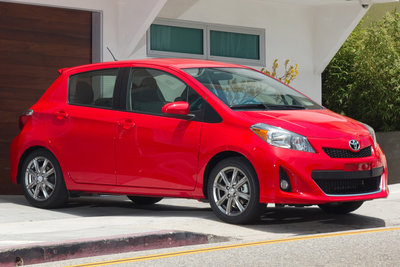 2012 Toyota Yaris 5d Liftback