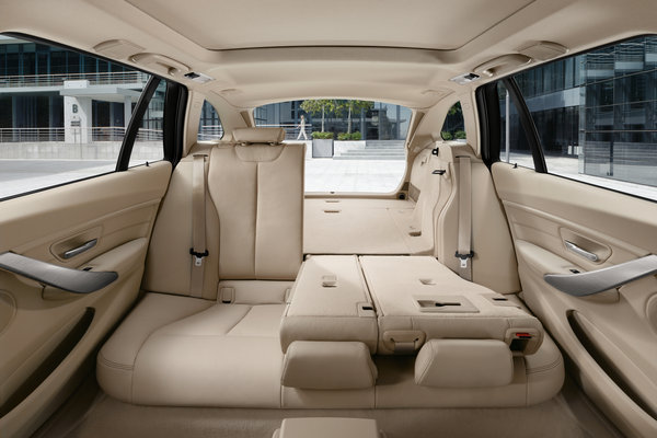 2013 BMW 3-Series Wagon Interior