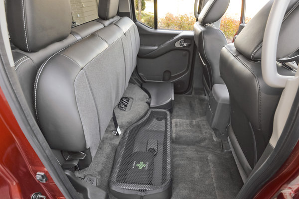 2013 Nissan Frontier Crew Cab Interior