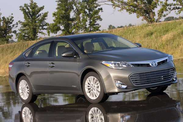 2013 Toyota Avalon Hybrid