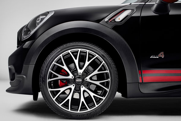 2013 Mini Cooper Paceman John Cooper Works  Wheel