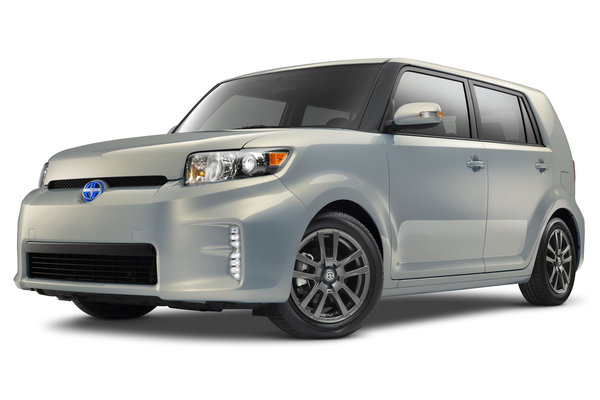 2013 Scion 10 Series xB