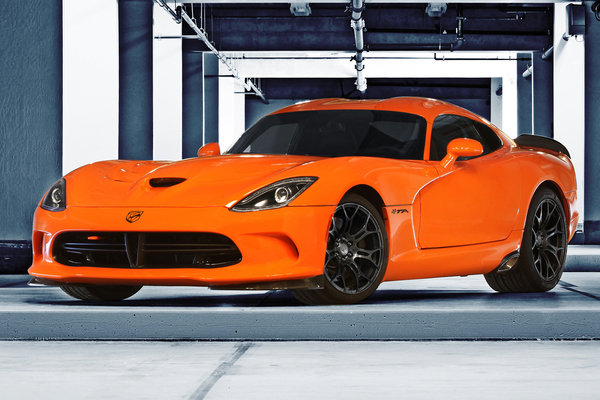 2014 SRT Viper TA Orange limited edition