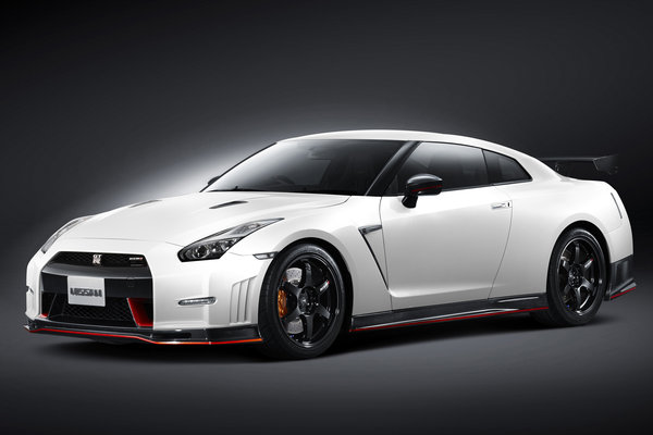 2015 Nissan GT-R  NISMO