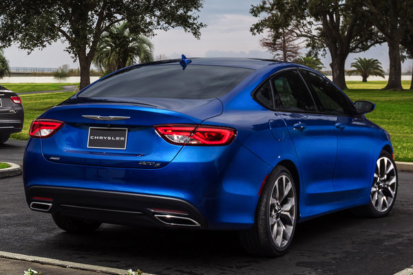 2015 Chrysler 200 S