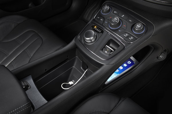 2015 Chrysler 200 S Instrumentation